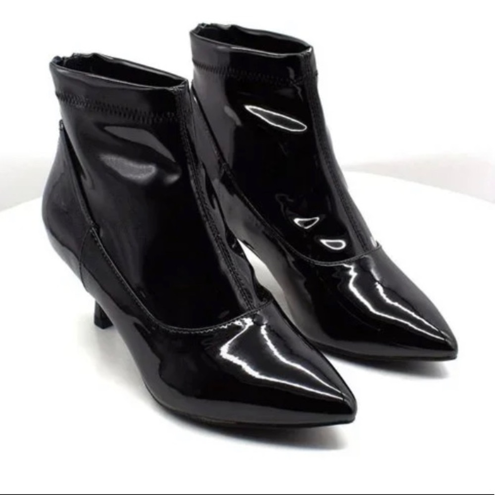 HALSTON bootie 🔥